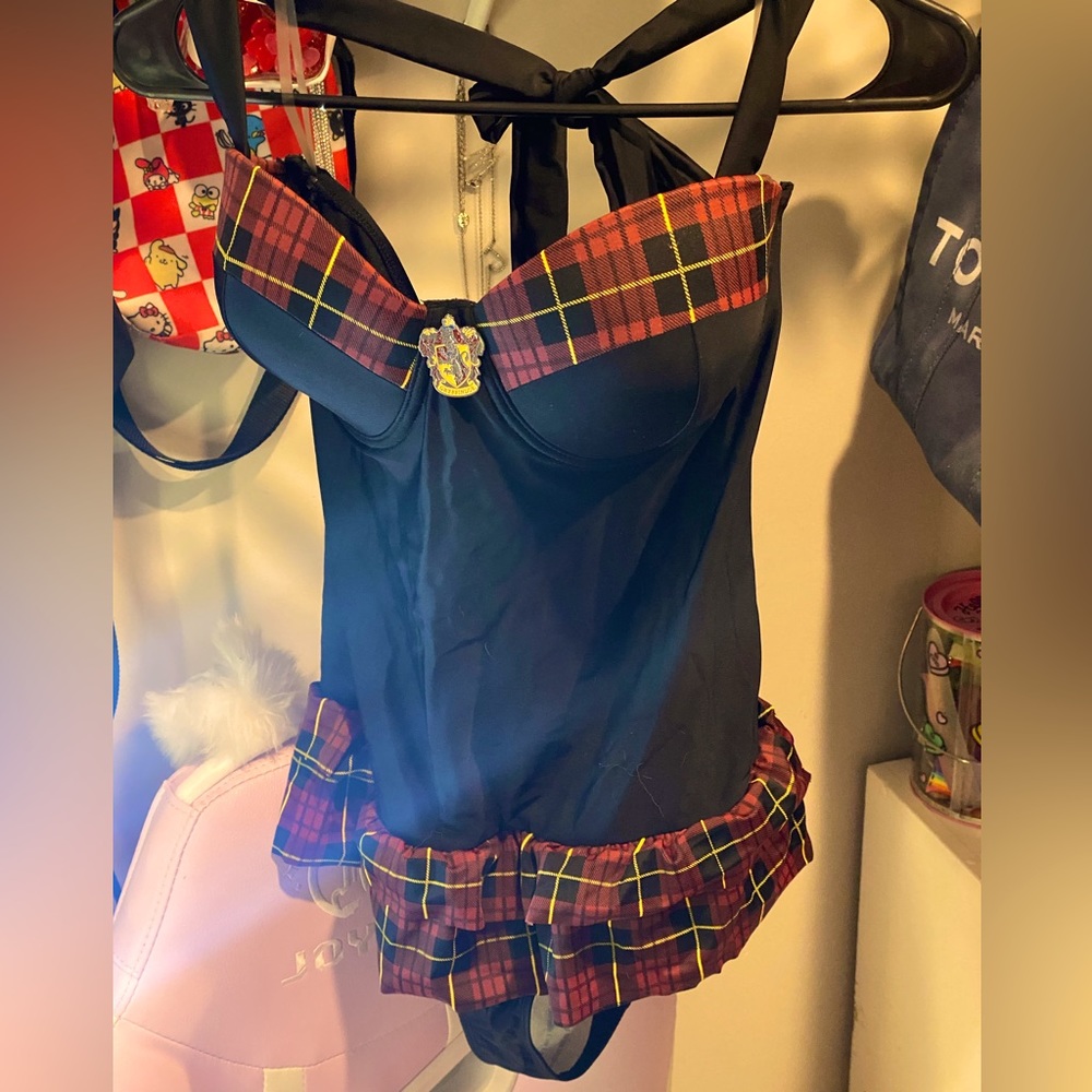 NWT HOT TOPIC HaRRY PoTTER Cosplay Gryffindor large swimsuit